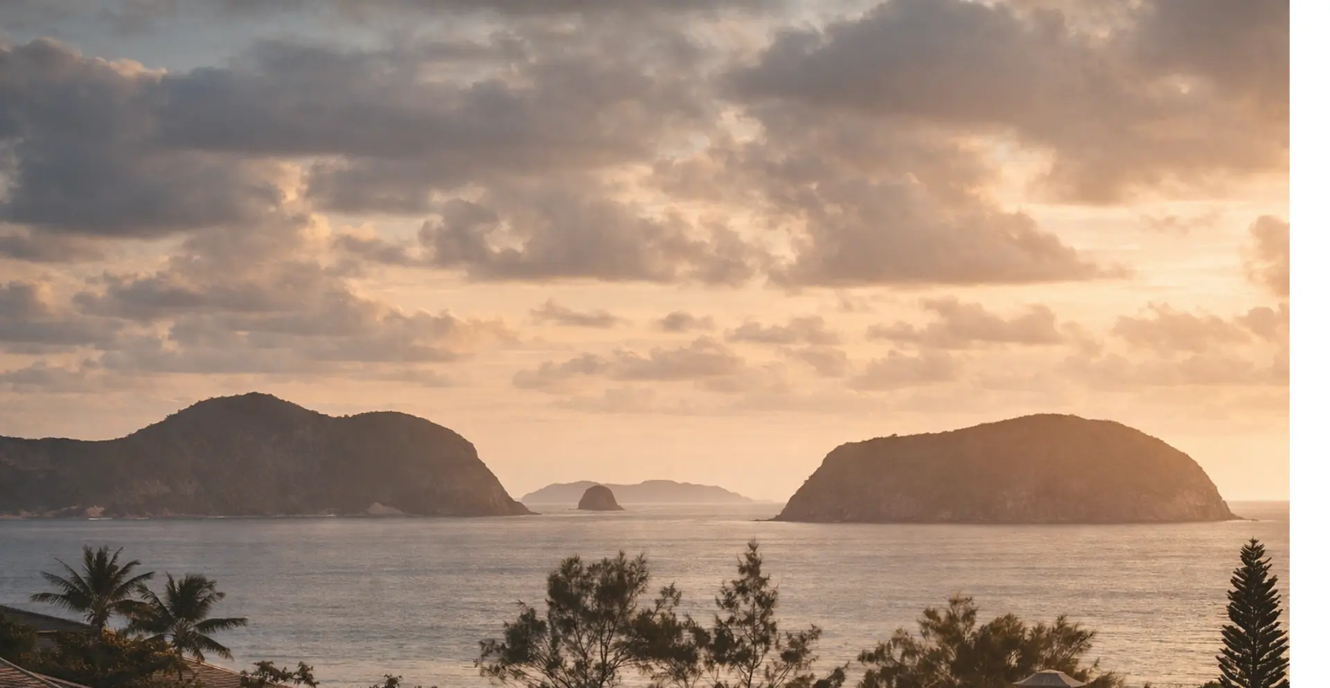 Atardecer sobre el océano en Puerto Cayo Manabí Ecuador